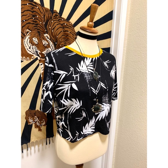 π Stylish modern bamboo top - Picture 3 of 8